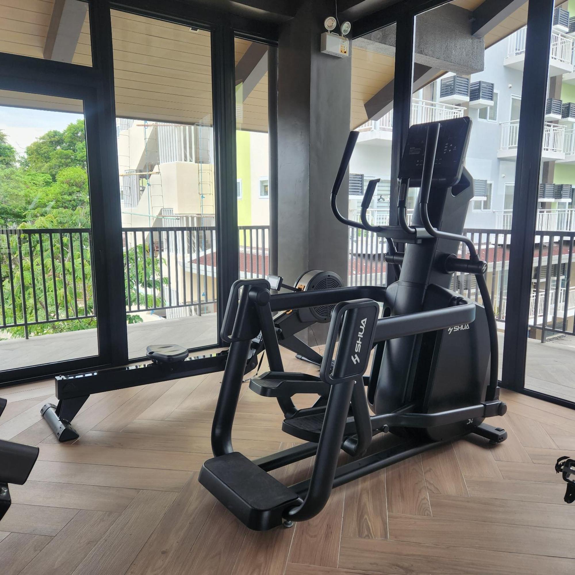 Condo Azur Suites A326 Amani Resorts Residences , 5 Minutes Airport, Netflix, Stylish, Cozy With Luxurious Swimming Pool Lapu-Lapu City Buitenkant foto
